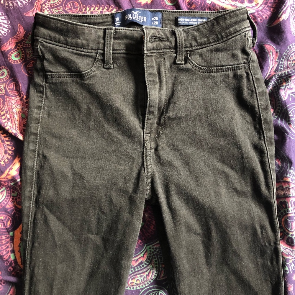 HOLLISTER HIGH WAISTED JEGGINGS